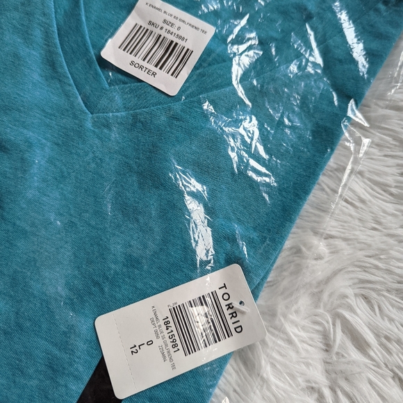 Sold Torrid enamel blue girlfriend tee size 0 Large (12) - Picture 3 of 3